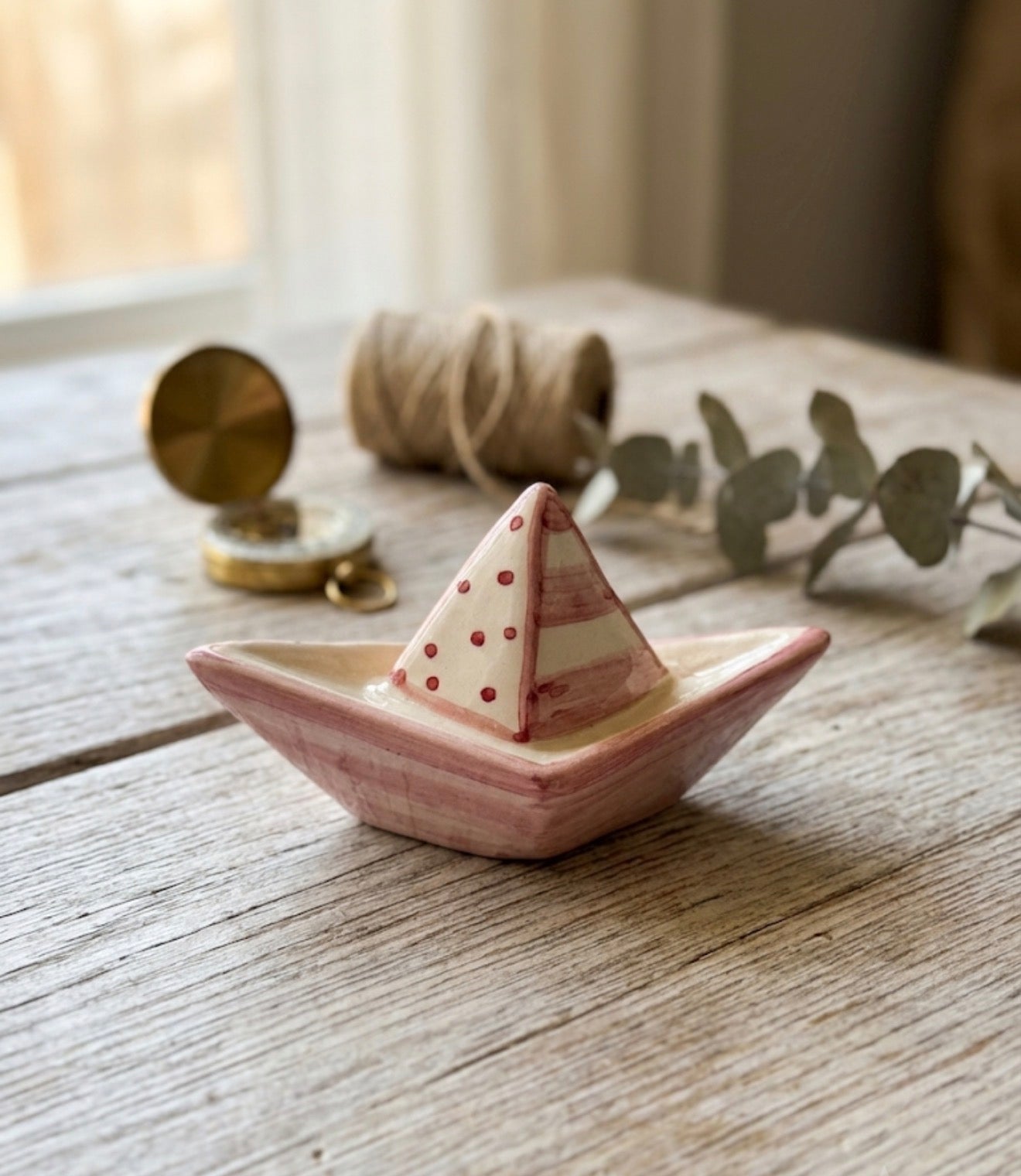 Barchetta in ceramica artigianale siciliana – bomboniera per battesimo e matrimonio tema mare