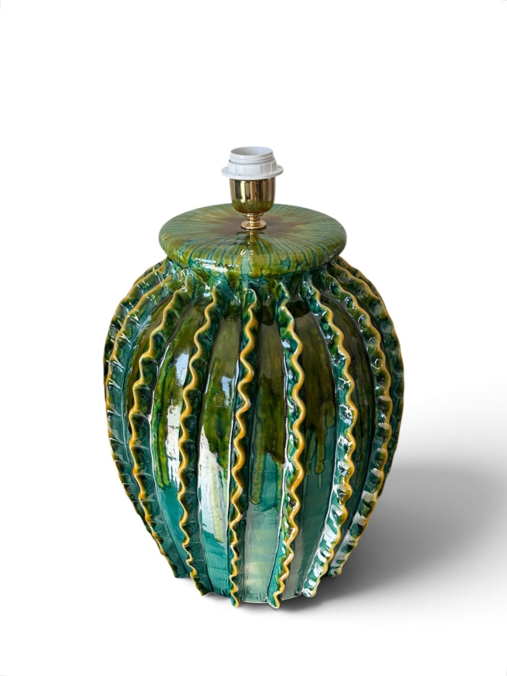 Base per lampada Cactus senza paralume, con costolature ondulate verdi e miele in rilievo
