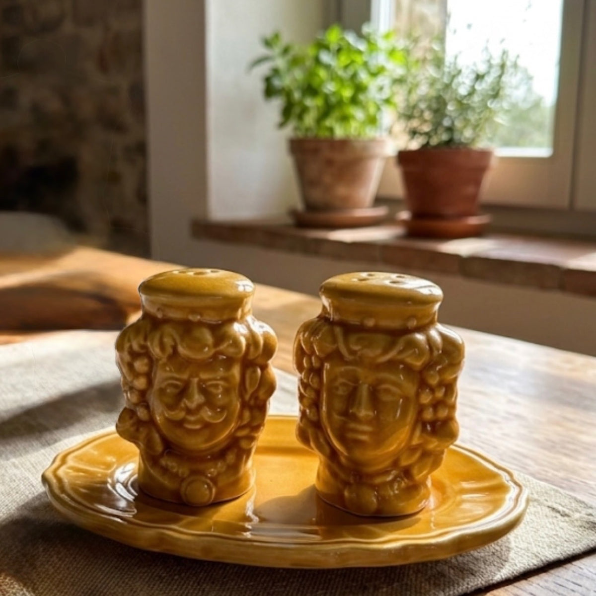 Set sale e pepe Moro in ceramica siciliana ispirato alle Teste di Moro