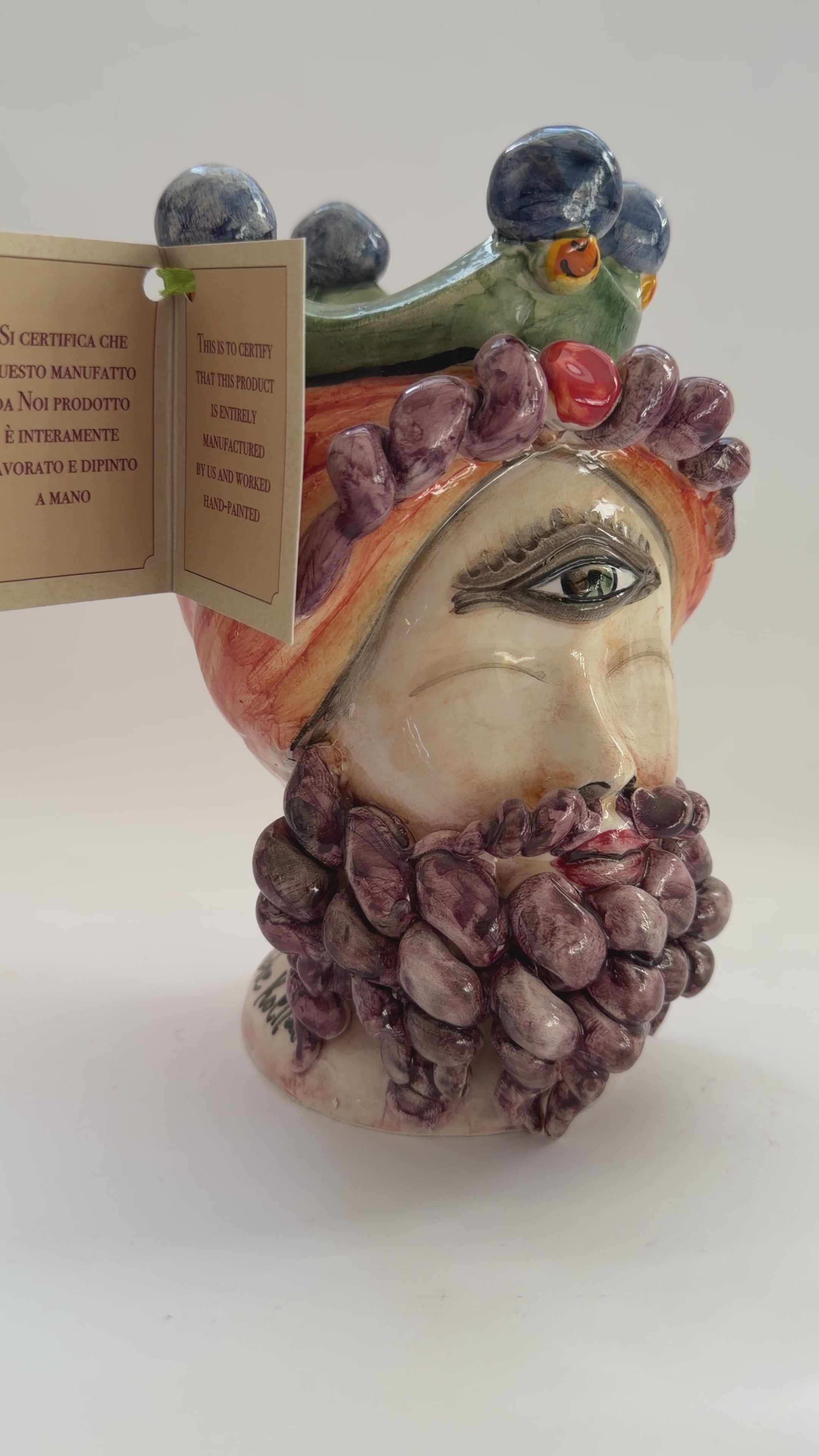 Video della testa di Polifemo Re in ceramica siciliana