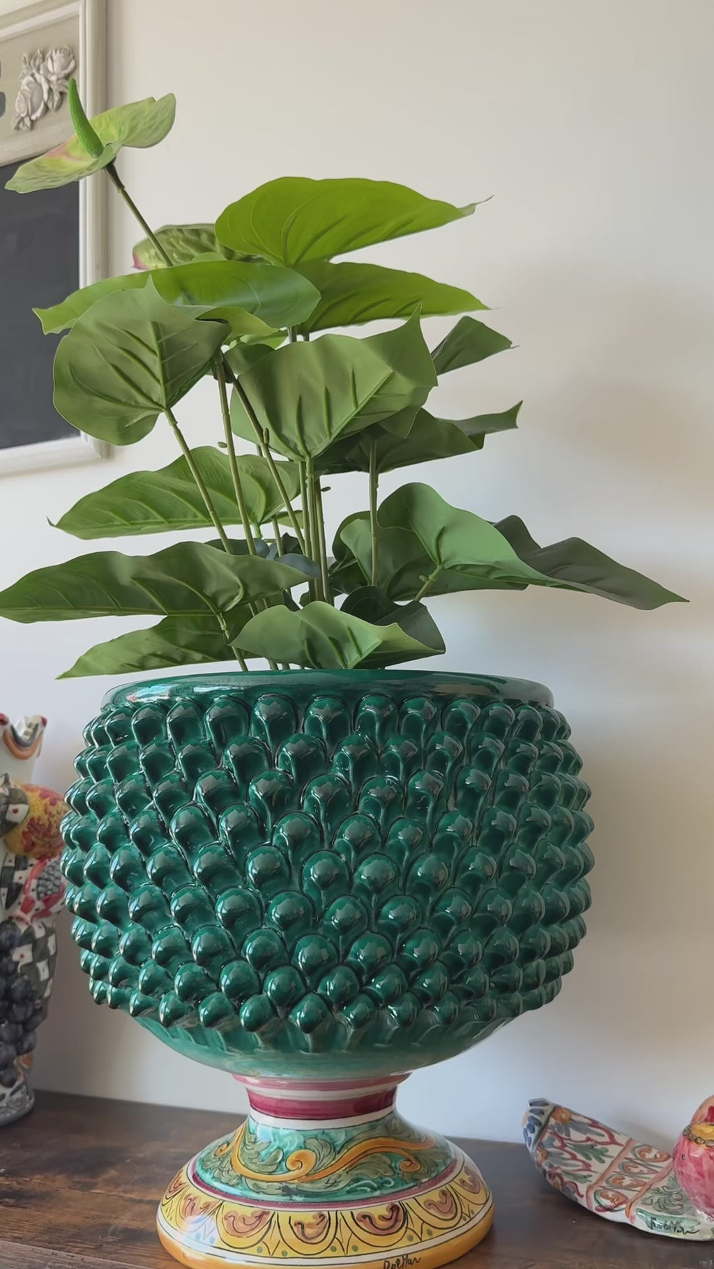 Cachepot Pigna Smeraldo con Piede Decorato – Ceramica Artigianale Siciliana